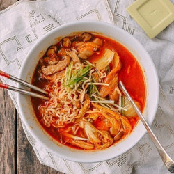 Kimchi Noodle Soup