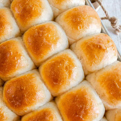 Easy Sourdough Discard Dinner Rolls
