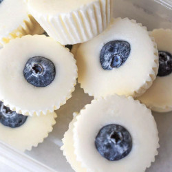 No-bake Lemon Cheesecake Fat Bombs