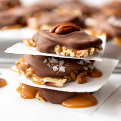 Easy Homemade Turtles Candy Recipe