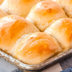 1 Hour Dinner Rolls