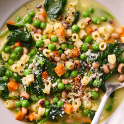 Brothy Spinach And Peas Pasta