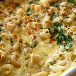 One-dish Cheesy French Onion Pasta Bake Recipe