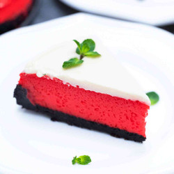 Red Velvet Cheesecake