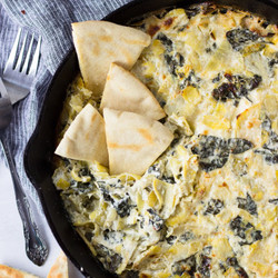 Baked Kale And Artichoke Dip With Leeks