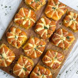 Korean Cream Cheese Garlic Buns