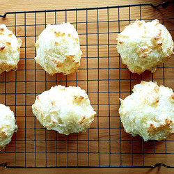 Five-ingredient Cheese Puffs