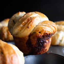 Sourdough Discard Garlic Knots