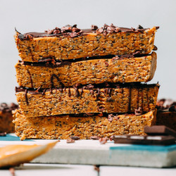 Easy 5-ingredient Protein Bars (peanut Butter Chocolate!)