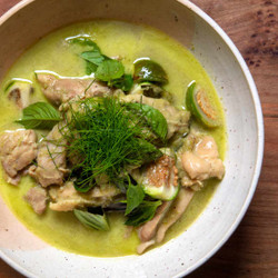 Gaeng Khiao Waan Gai (thai Green Curry With Chicken)
