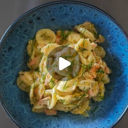 Caramelised Leek &amp; Salmon Pasta