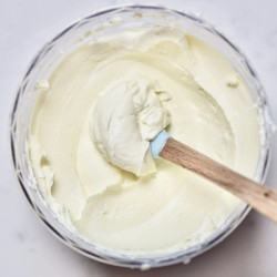 Super Easy Homemade Cream Cheese