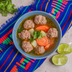 Caldo De Albóndigas
