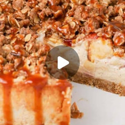 Apple Crumble Cheesecake