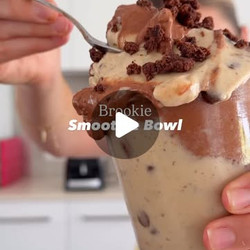 Cookie Brownie Smoothie Bowl
