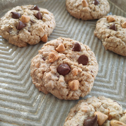 Thick, Soft &amp; Chewy Oatmeal Cookies