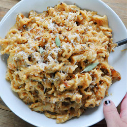 Caramelized Onion And Garlic Dip Vegan Mac And Cheese