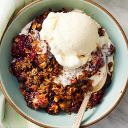 Blackberry Crisp