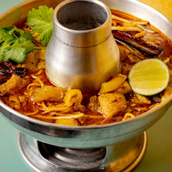 Calf’s Foot Curry Noodles