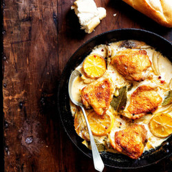 Coq Au Vin Blanc Met Roze Peper En Citroen