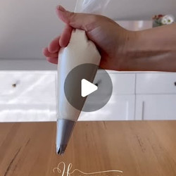 How To Fill A Piping Bag Without Mess