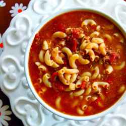 Classic Beef &amp; Tomato Macaroni Soup