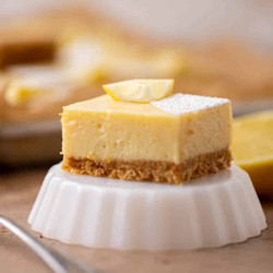 Lemon Bars With Graham Crackers