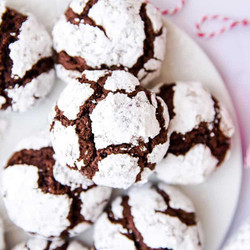 Chewy Chocolate Crinkle Cookies
