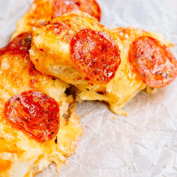Pull Apart Pizza Bread Recipe (bubble Pizza)