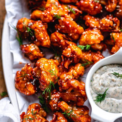 Crispy Baked Cauliflower Buffalo Wings (vegan)