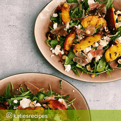 Lunchsalade Met Feta En Gegrilde Nectarine